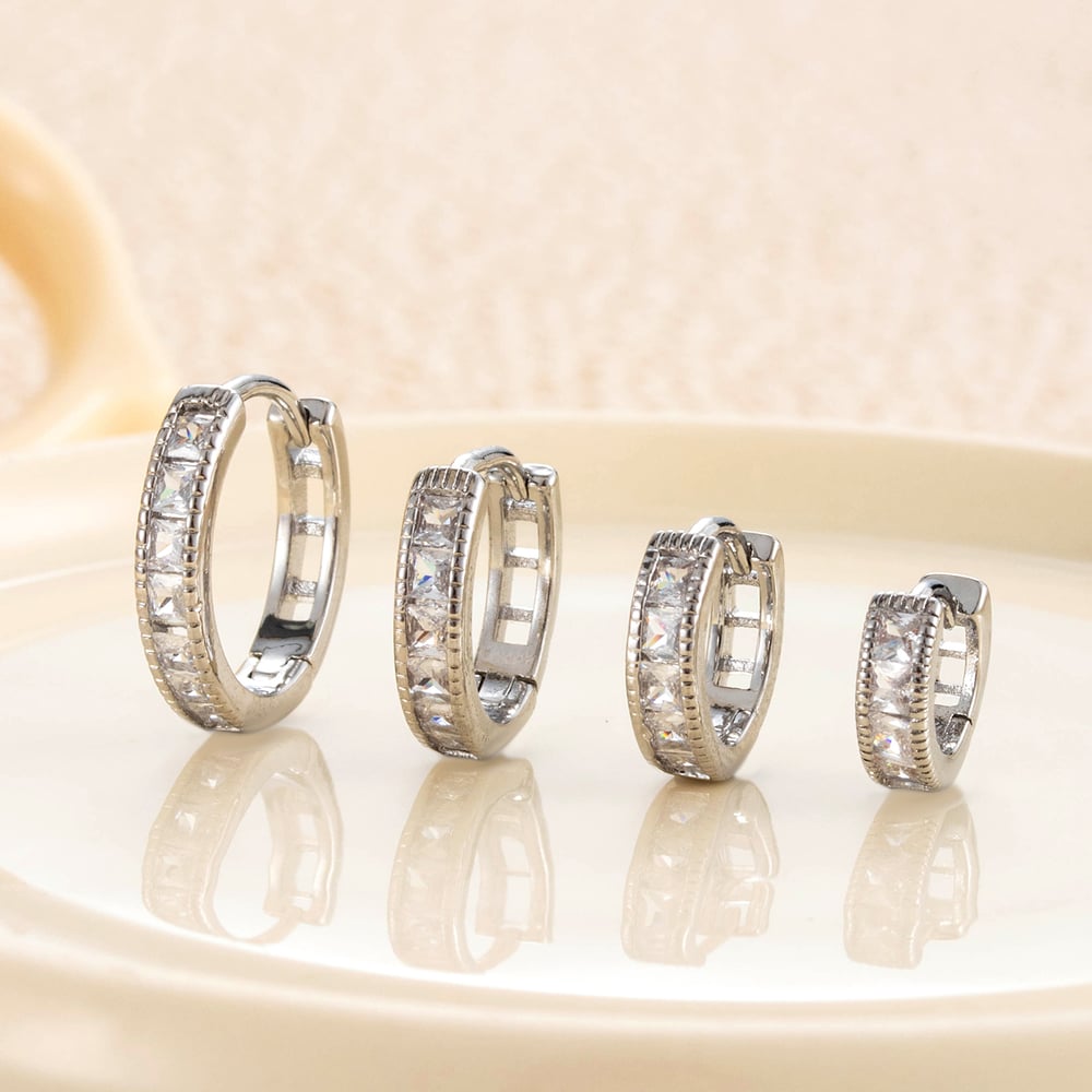 1 pezzo di orecchini a cerchio da donna in zircone, semplici, classici, geometrici, in rame, senza placcatura Immagine4