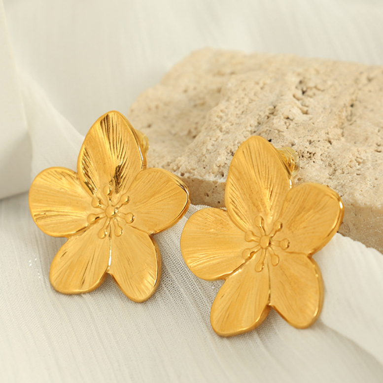 1 pair simple series retro flower stainless steel  gold plated women stud earrings h5Picture5