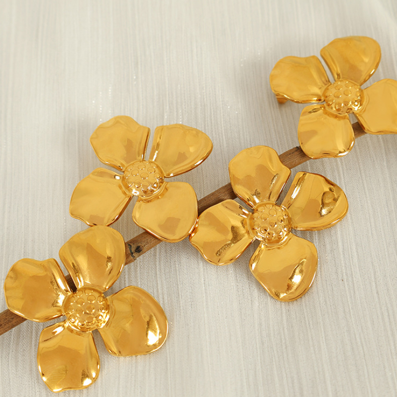 1 pair simple series retro flower stainless steel  gold plated women stud earrings h5Picture4