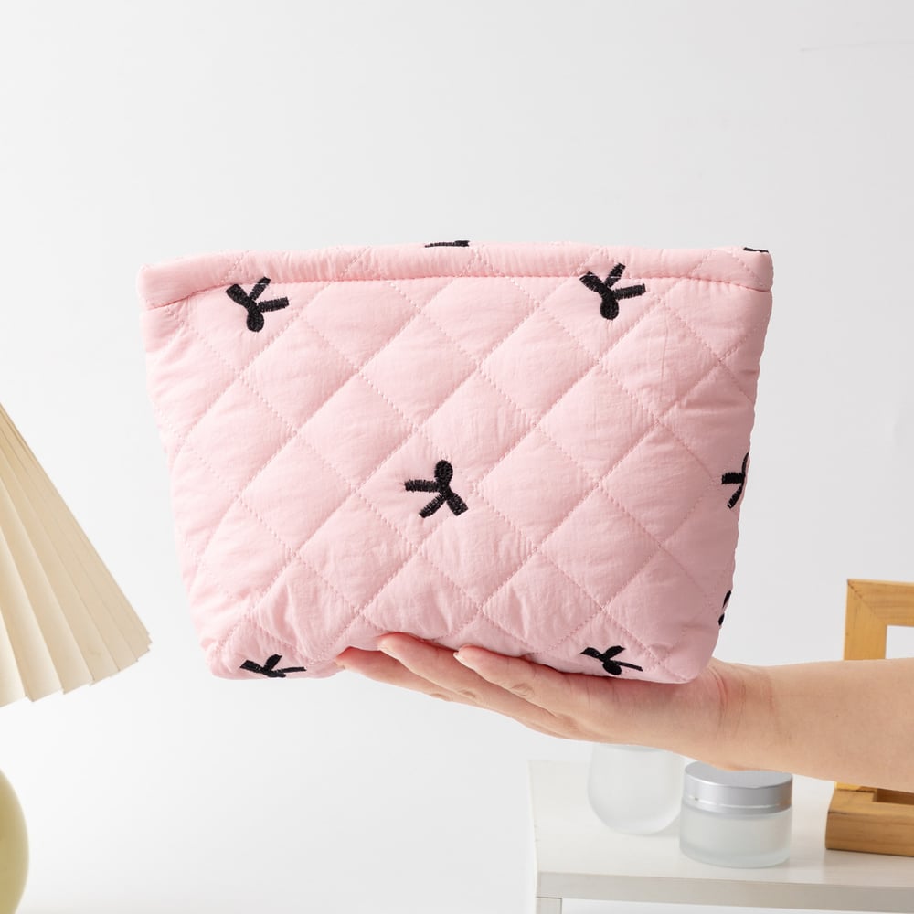 1 Piece Classic Travel Bowknot Portable Large Capacity Pouch With Random Printing Design Women's Quilted Cosmetic Bags h5Picture6