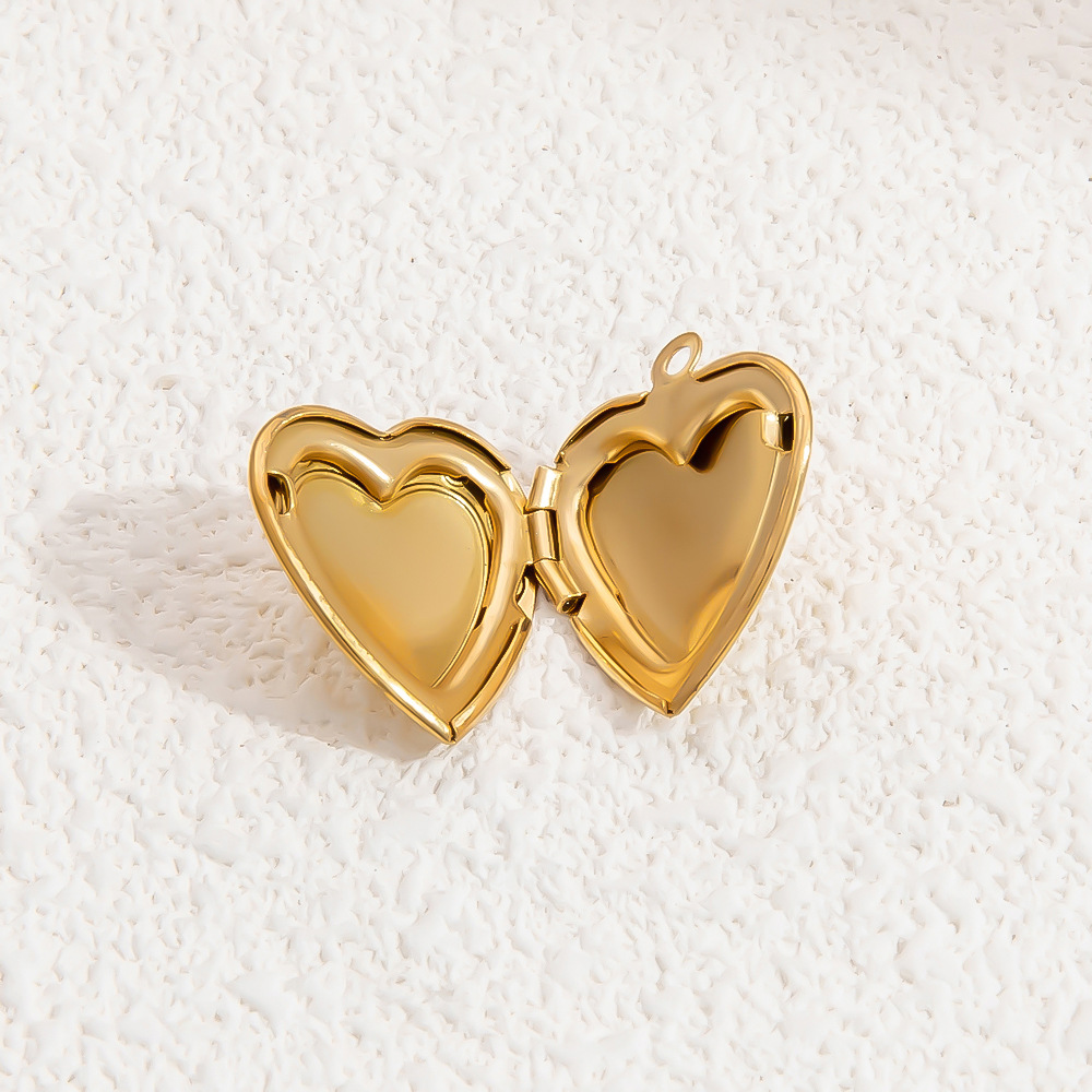 1 Piece Simple Series Retro Heart Stainless Steel   Gold Color  Women's Pendants h5Picture6