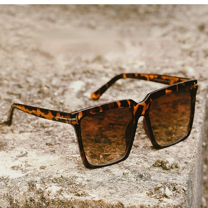 1 Pair Simple Series Retro mixed color Plastic Women Sunglasses Picture2