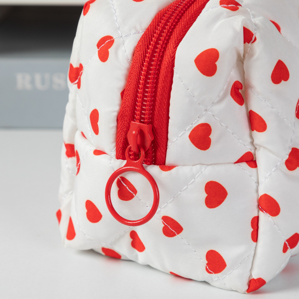 1 Piece Sweet Series Classic Heart Portable Large Capacity Toiletry With Random Printing Design Women's Cosmetic Bags h5Picture7