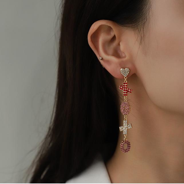 1 Piece Exquisite Series Sparkling Heart Shape Gold Color Alloy Knitted Women's Layered Necklaces Picture4