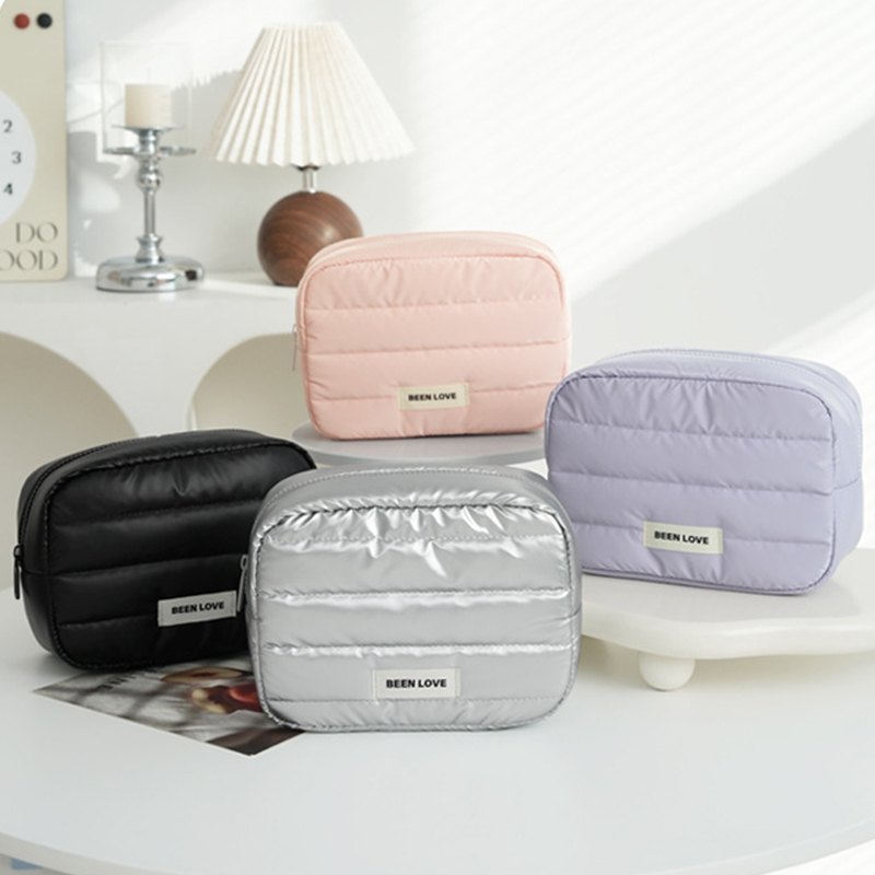 1 Piece Daily Series Plaid Portable Large Capacity Toiletry Women's Cosmetic Bags h5Picture5