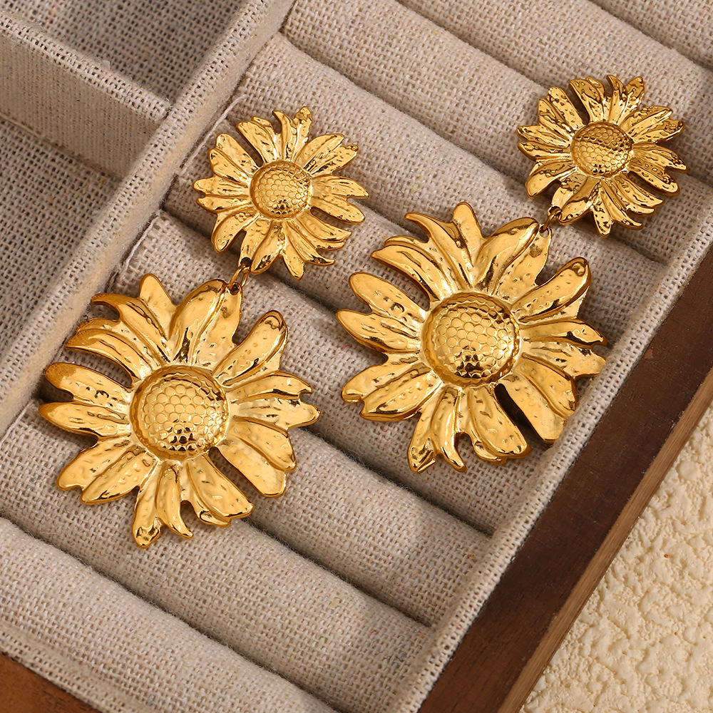 1 Pair Luxurious Series Natural Flower Stainless Steel   Gold Color  Women's Drop Earrings h5Picture5