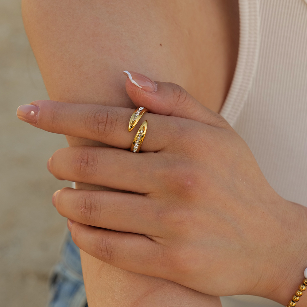 1 paio di anelli regolabili da donna in acciaio inossidabile con zircone placcato oro , semplici ed eleganti, geometrici Immagine2