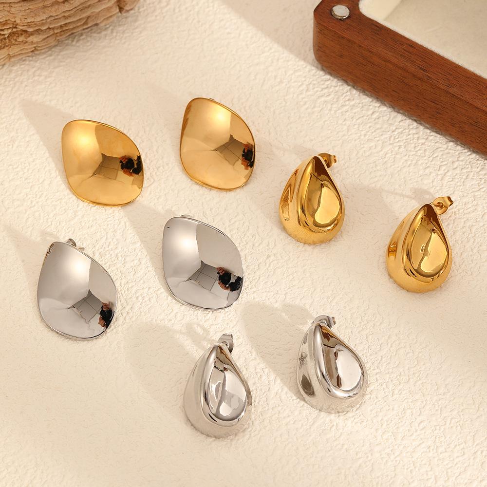 1 par de pendientes de botón de acero inoxidable dorados con diseño geométrico informal de serie simple para mujer h5Imagen3
