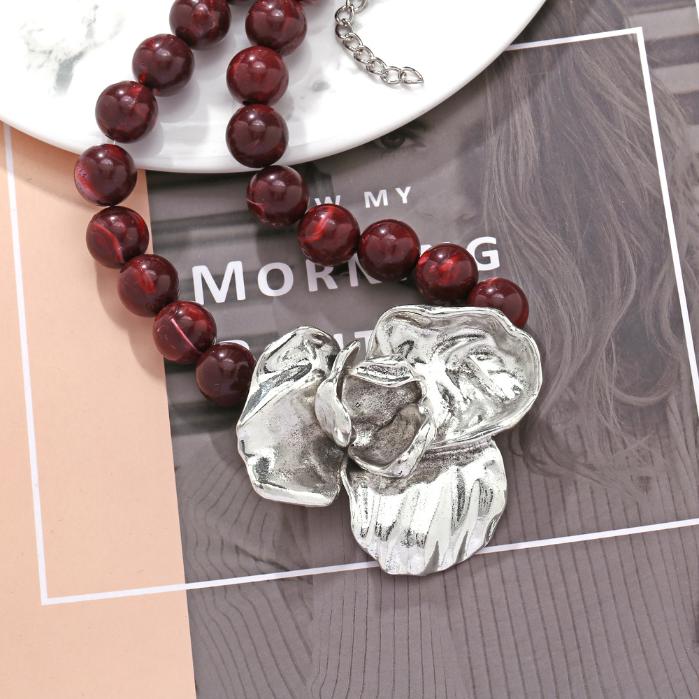 1 Piece Vintage Dimensional Exaggerated Silver Large Flower Women's Beaded Necklaces h5Picture5
