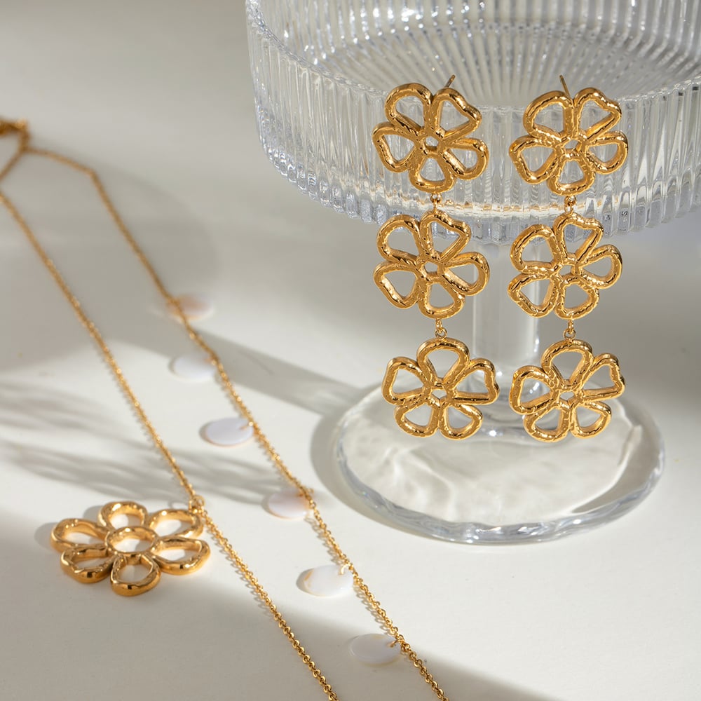 1 pair classic series retro flower stainless steel  gold plated women earrings set Picture4