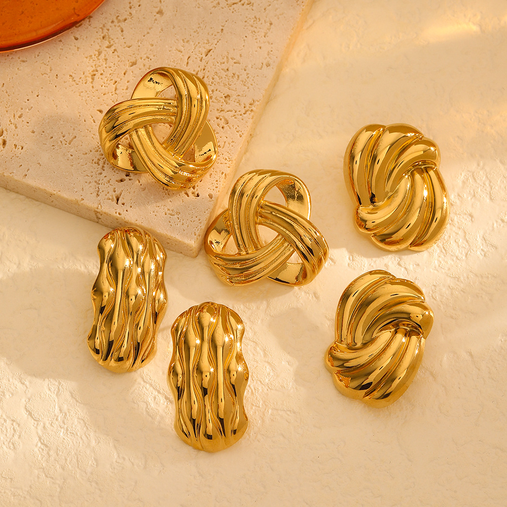 1 pair simple series retro geometric  gold plated stud earrings Picture3