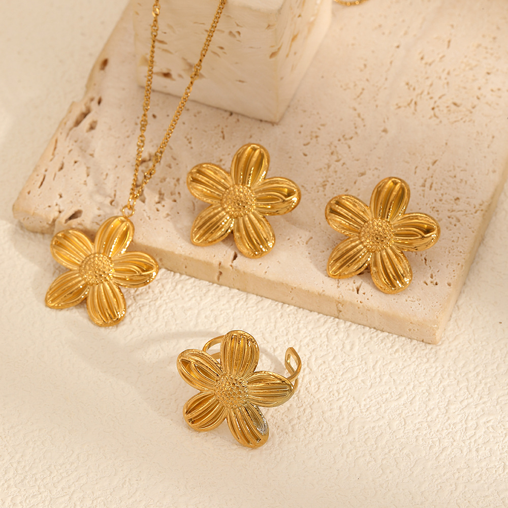 1 Pair Gorgeous Series Chic Sun Flower Stainless Steel Gold Color Women's Stud Earrings h5Picture3