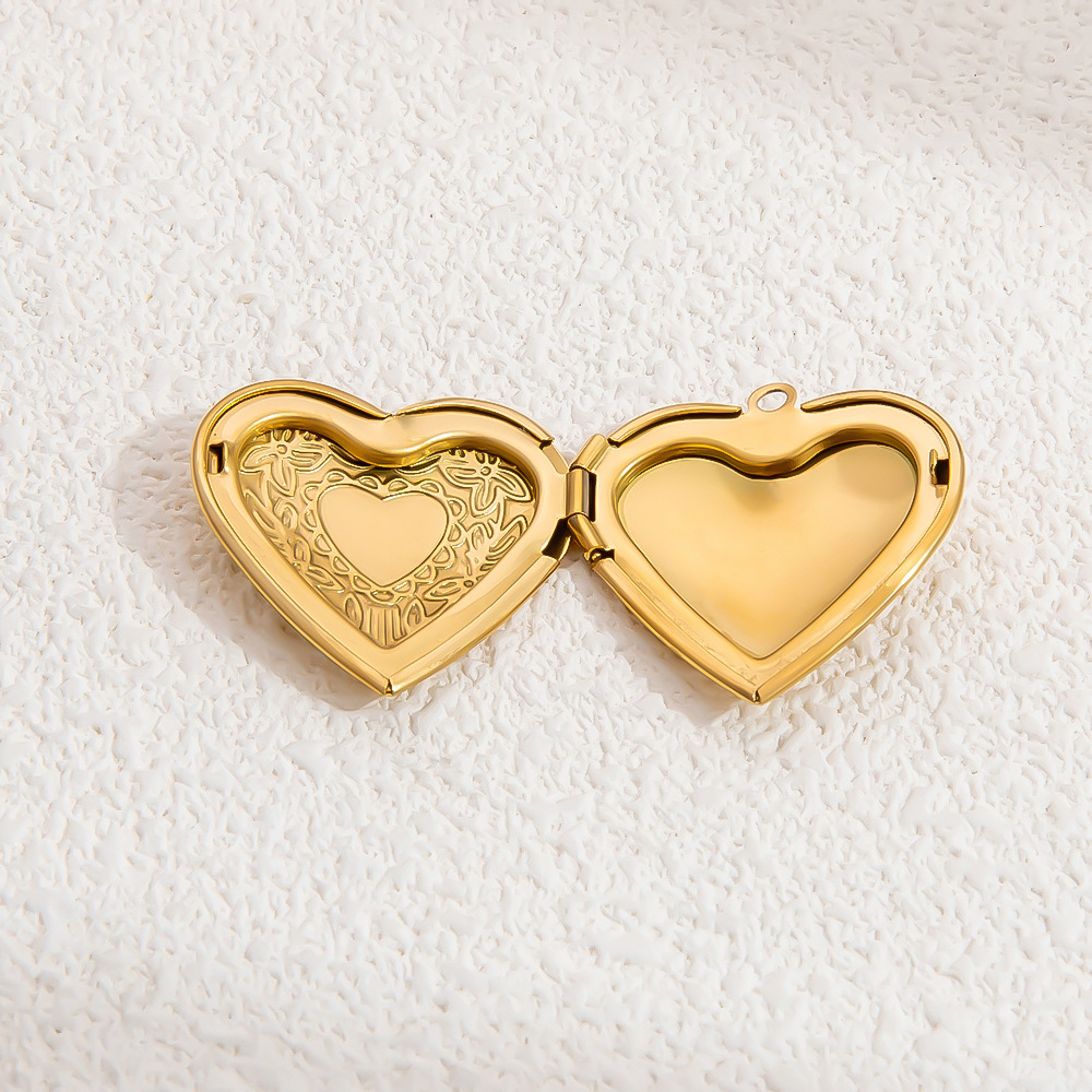 1 Piece Simple Series Retro Heart Stainless Steel   Gold Color  Women's Pendants h5Picture5
