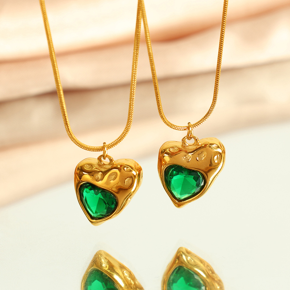 1 piece simple series retro heart stainless steel  gold plated zircon women pendant necklaces Picture4