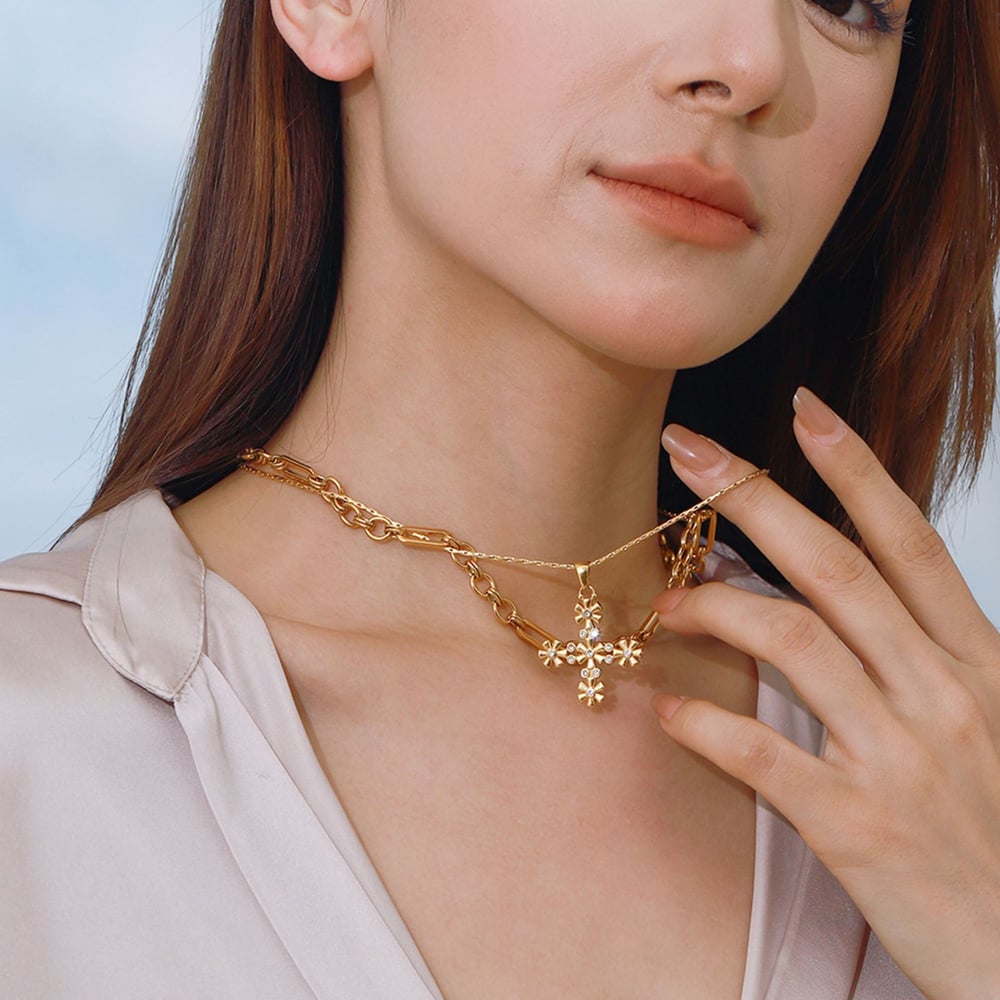 1 Piece Classic Series Vintage Exquisite Cross Stainless Steel Gold Color Women's Pendant Necklaces h5Picture8