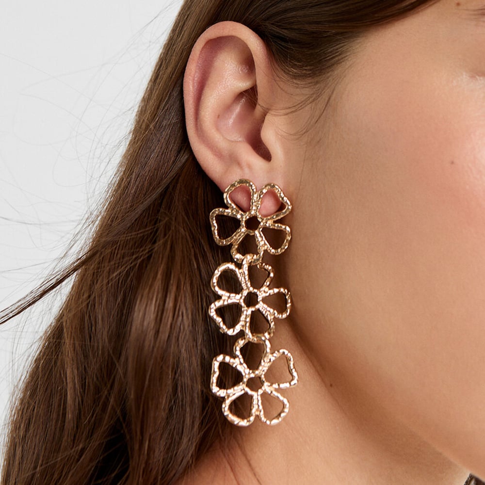 1 pair classic series retro flower stainless steel  gold plated women earrings set Picture3