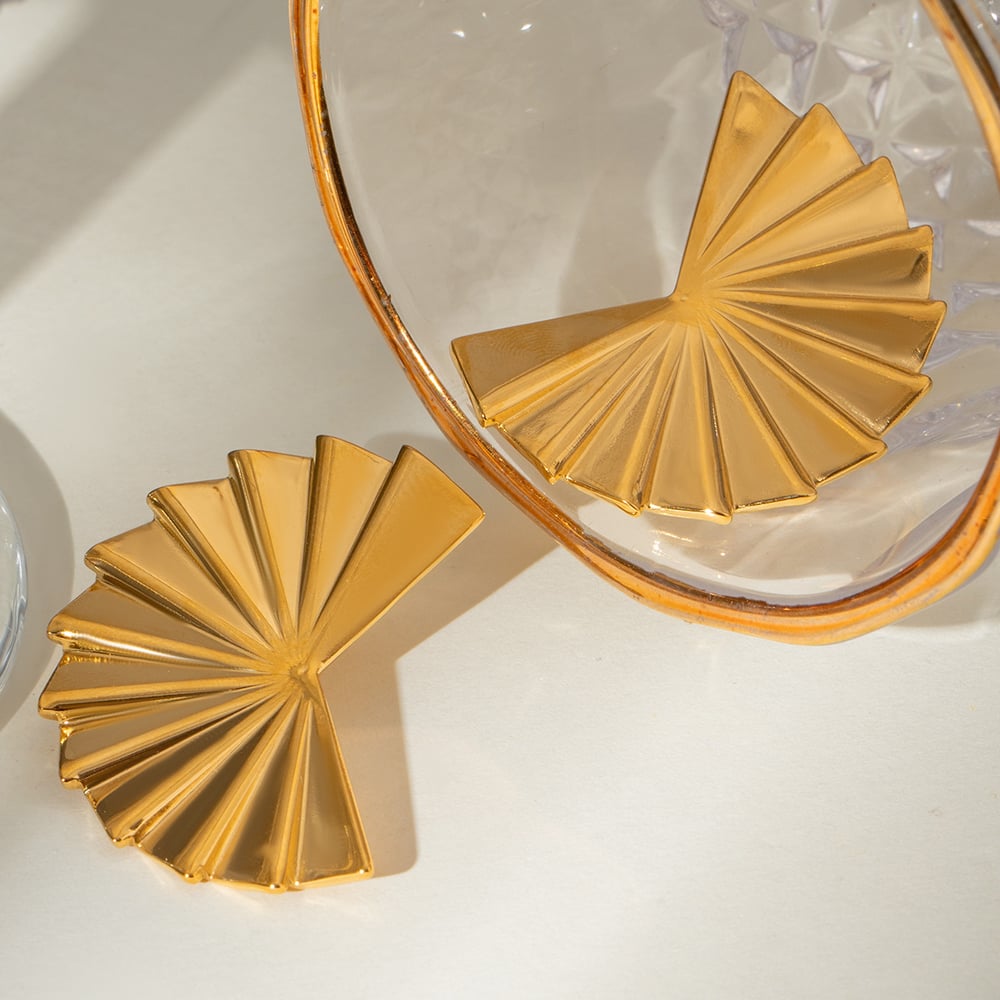 1 pair classic series retro solid color stainless steel  gold plated women stud earrings Picture3