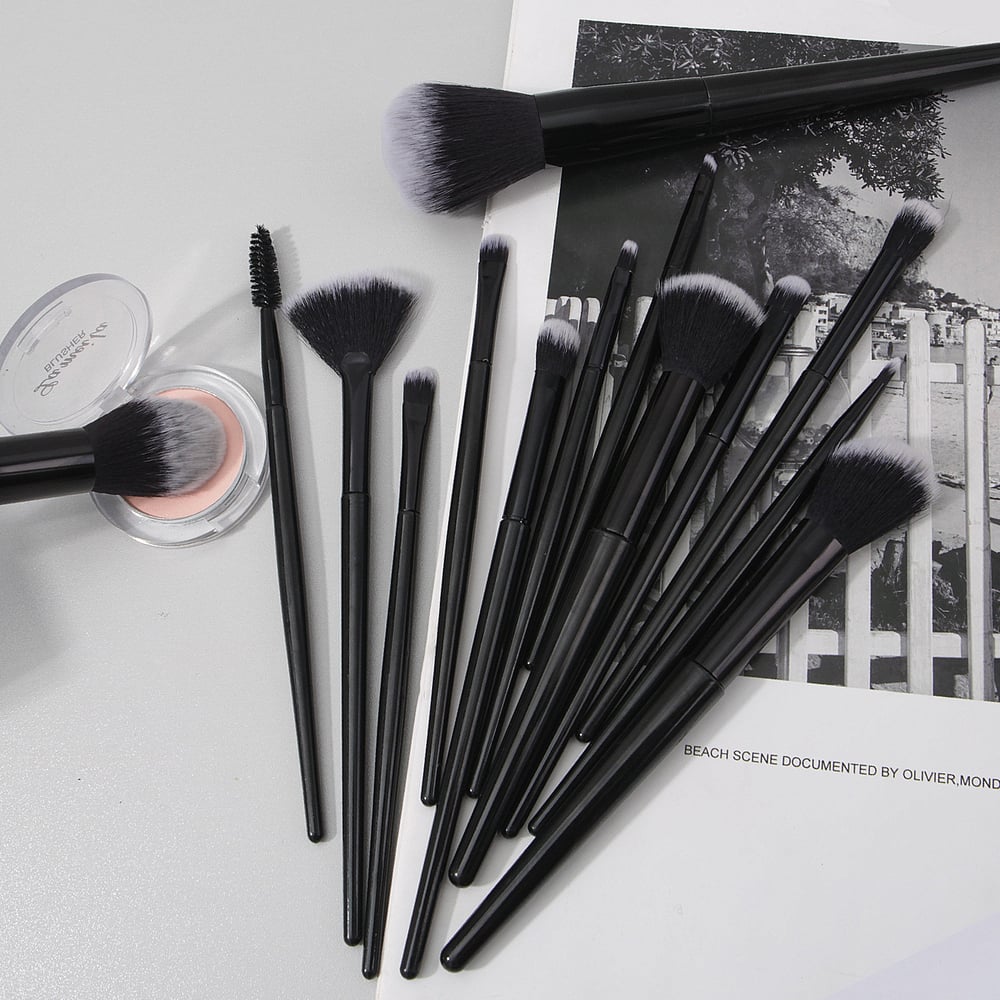 1 Pair Unisex Makeup Brush Picture4