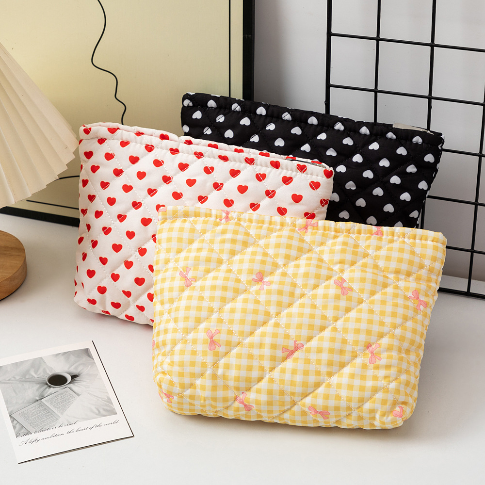 1 Piece Romantic Series Bowknot Portable Large Capacity With Random Printing Design Women's Cosmetic Bags Picture2