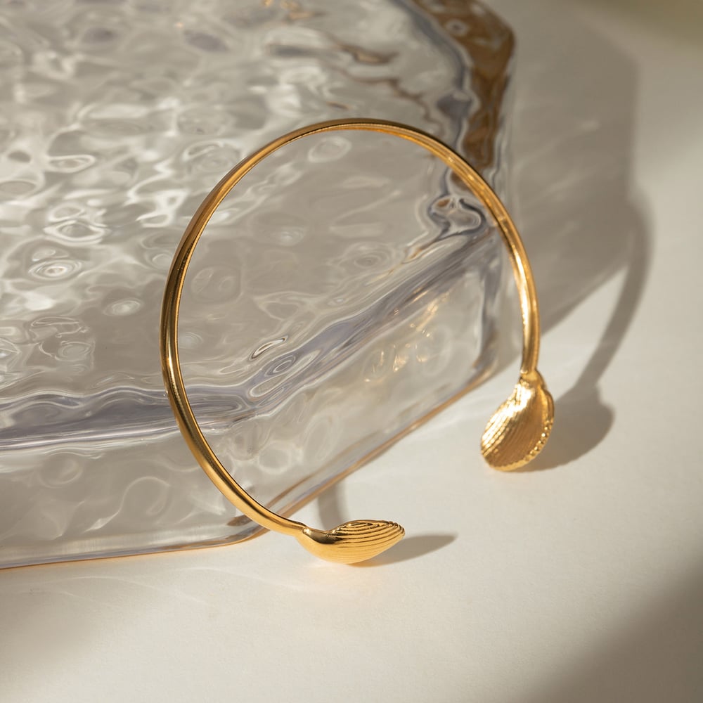 cross-border  style  temperament  gold stainless steel small scallop simple open bracelet jewelry  female h5Picture8