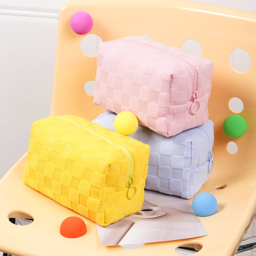 1 Piece Romantic Series Classic Plaid High-capacity Flocking Women's Cosmetic Bags h5Picture4