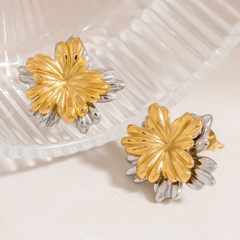 Minimalist Heart Stainless Steel Gold Color Women's Stud Earrings h5Picture6