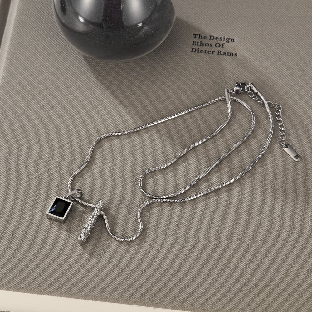 Minimalist Dikdörtgen Paslanmaz Çelik Kadın Kolyeleri Resim4