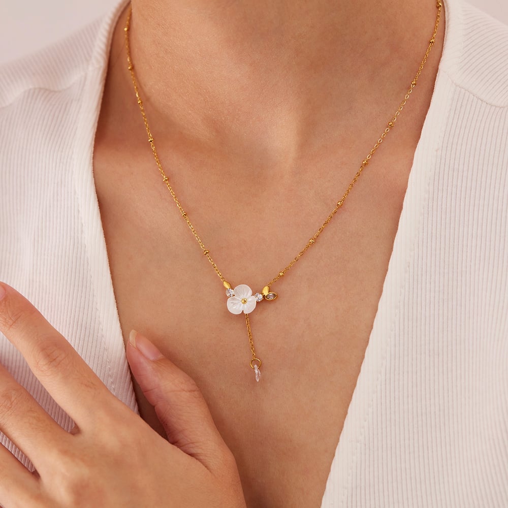 1 Piece Elegant Series Daily Flower Stainless Steel Gold Color Women's Pendant Necklaces Picture5