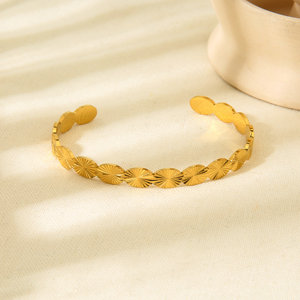 Vintage Star - shaped Gold - colored Stainless Steel Women's Rings Picture4