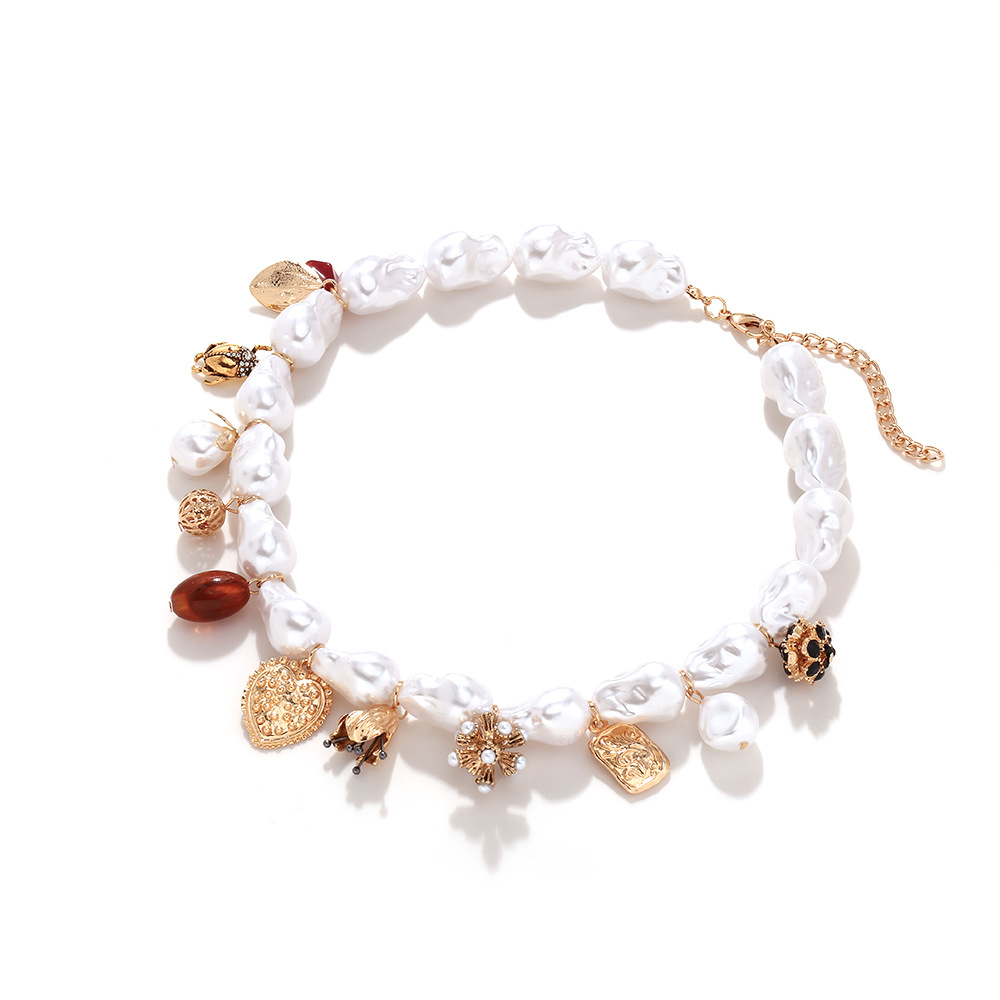 1 Piece Vintage Baroque Faux Pearl Retro Alloy Multi-Element Necklace Picture4
