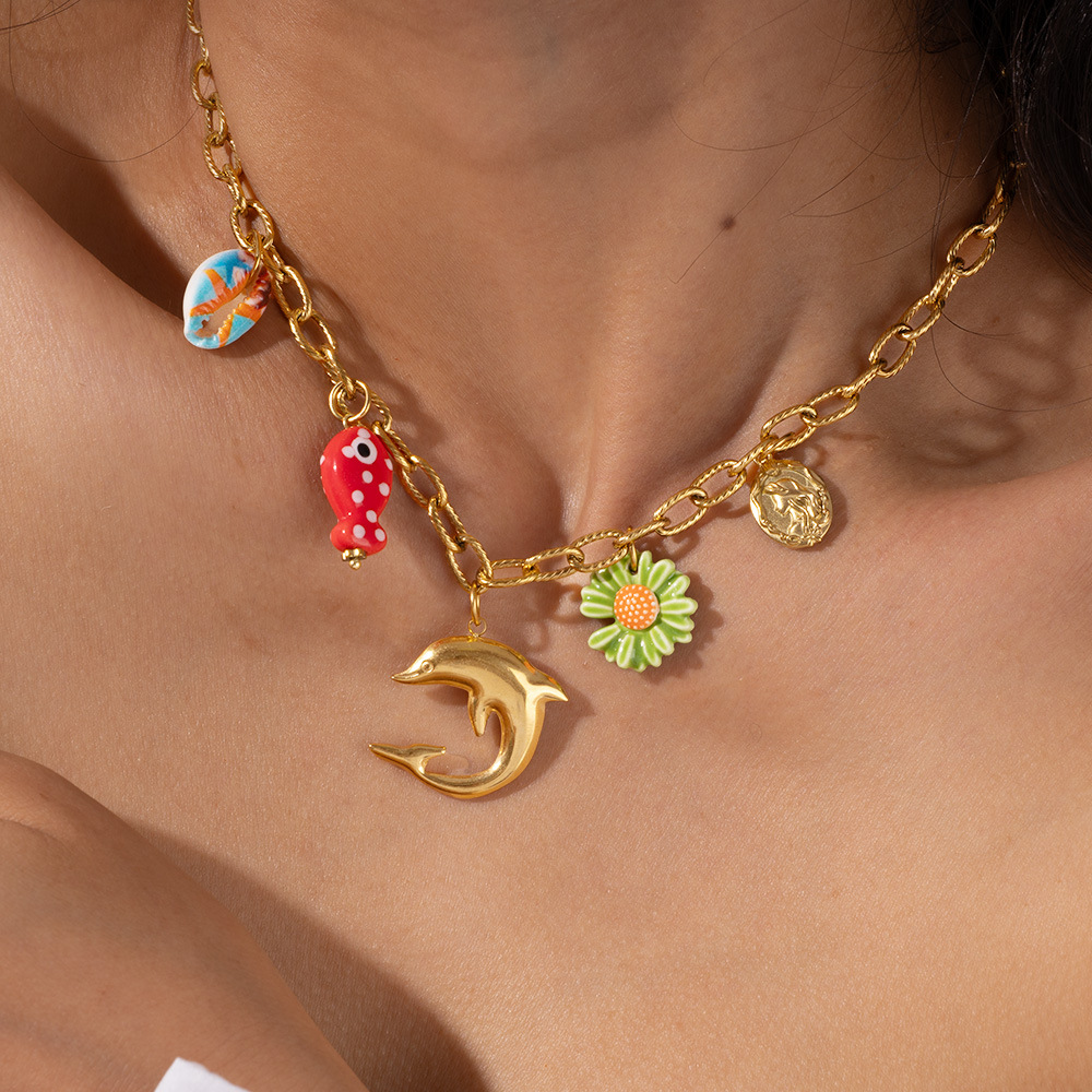Collane con ciondolo da donna in acciaio inossidabile color oro con lisca di pesce, stile sofisticato per le vacanze h5Immagine5