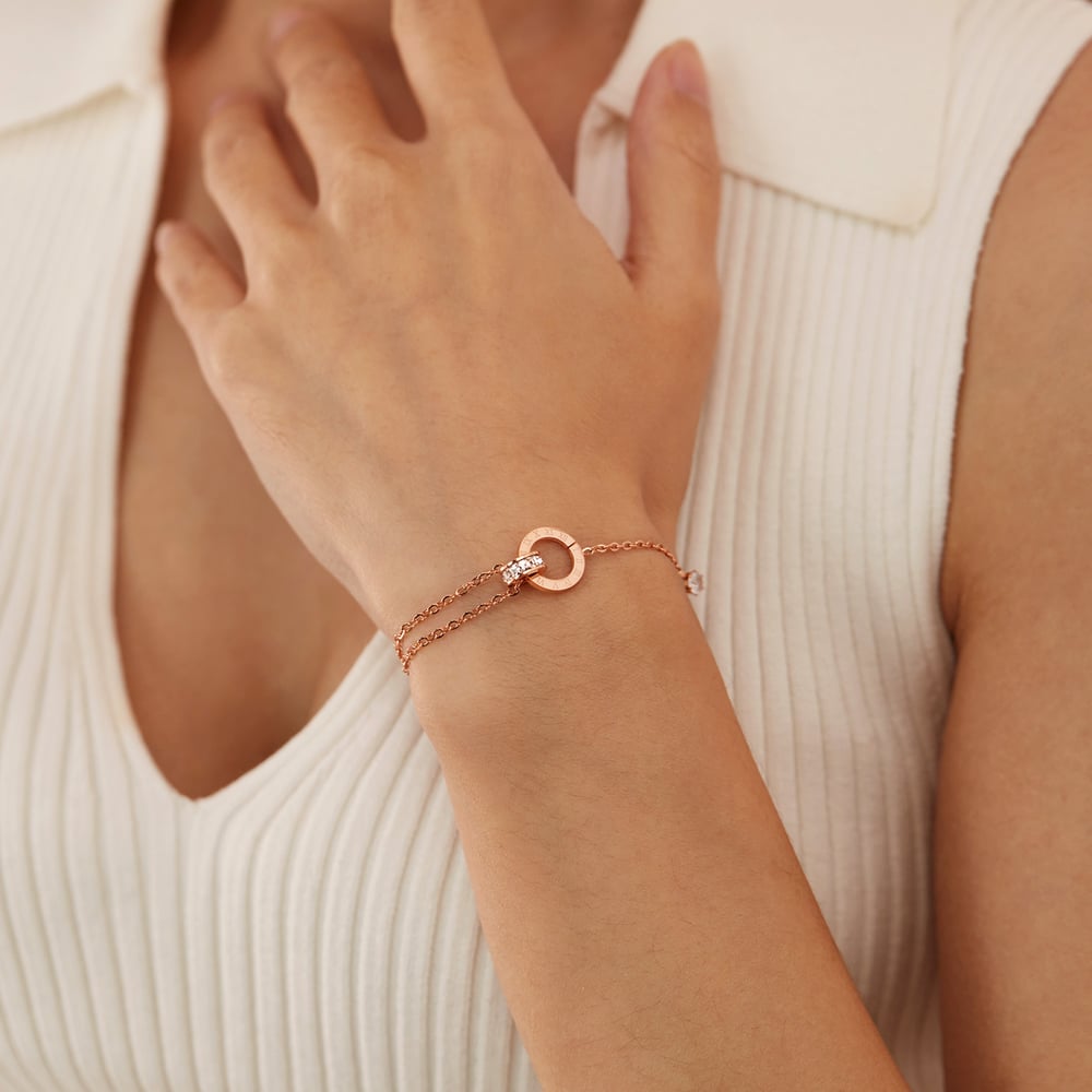 Pulsera de cadena de acero inoxidable color dorado con números diarios de serie simple para mujer, 1 pieza h5Imagen4