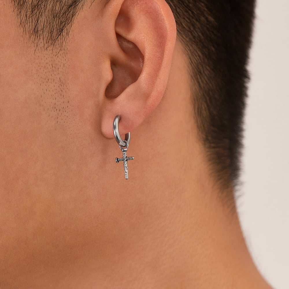 1 paio di orecchini a bottone da uomo in acciaio inossidabile con texture martellata a croce moderna h5Immagine5