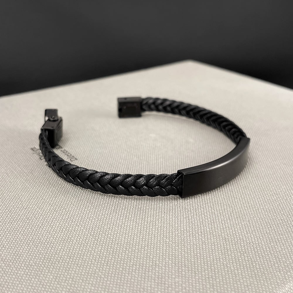 Pulseras minimalistas de acero inoxidable negro para hombre Imagen4