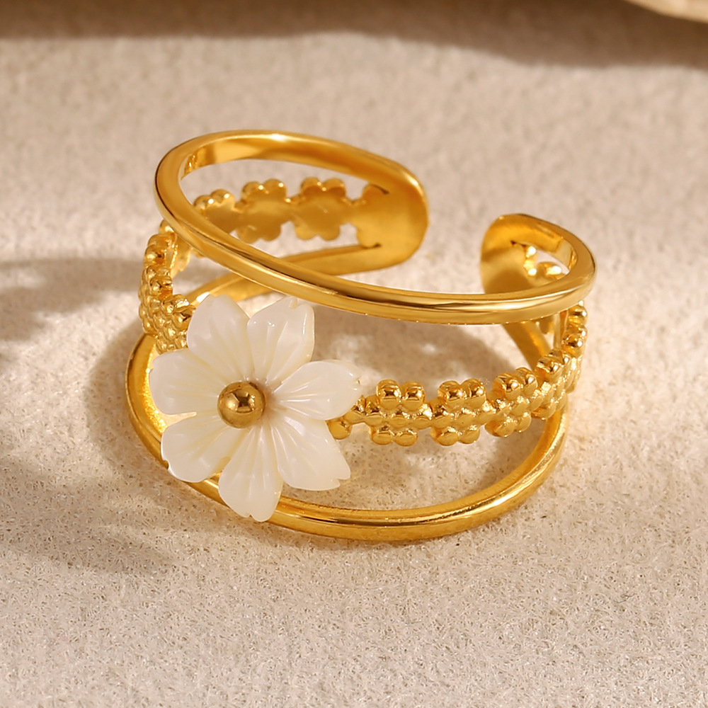 1  Piece Vintage Personalized Flower Gold Stainless Steel Women's Ring h5Picture3