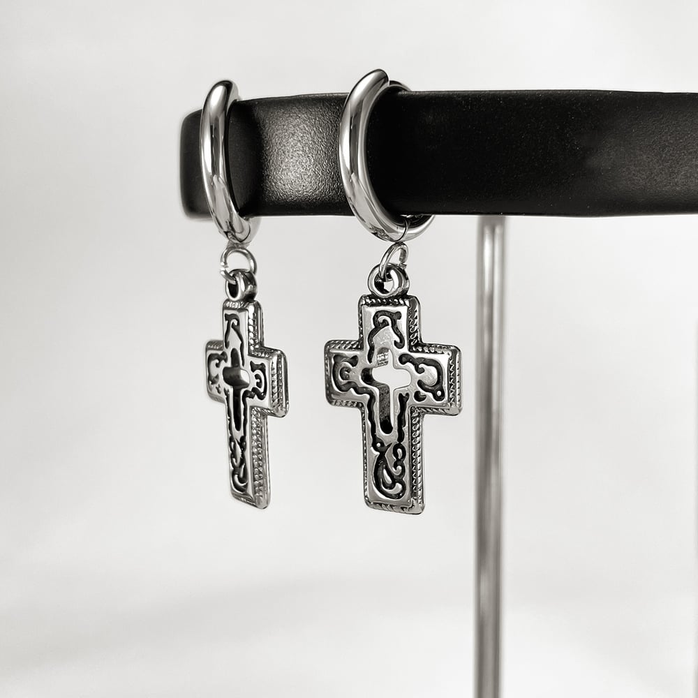 1 çift gk piercing haç paslanmaz çelik erkek küpe Resim3