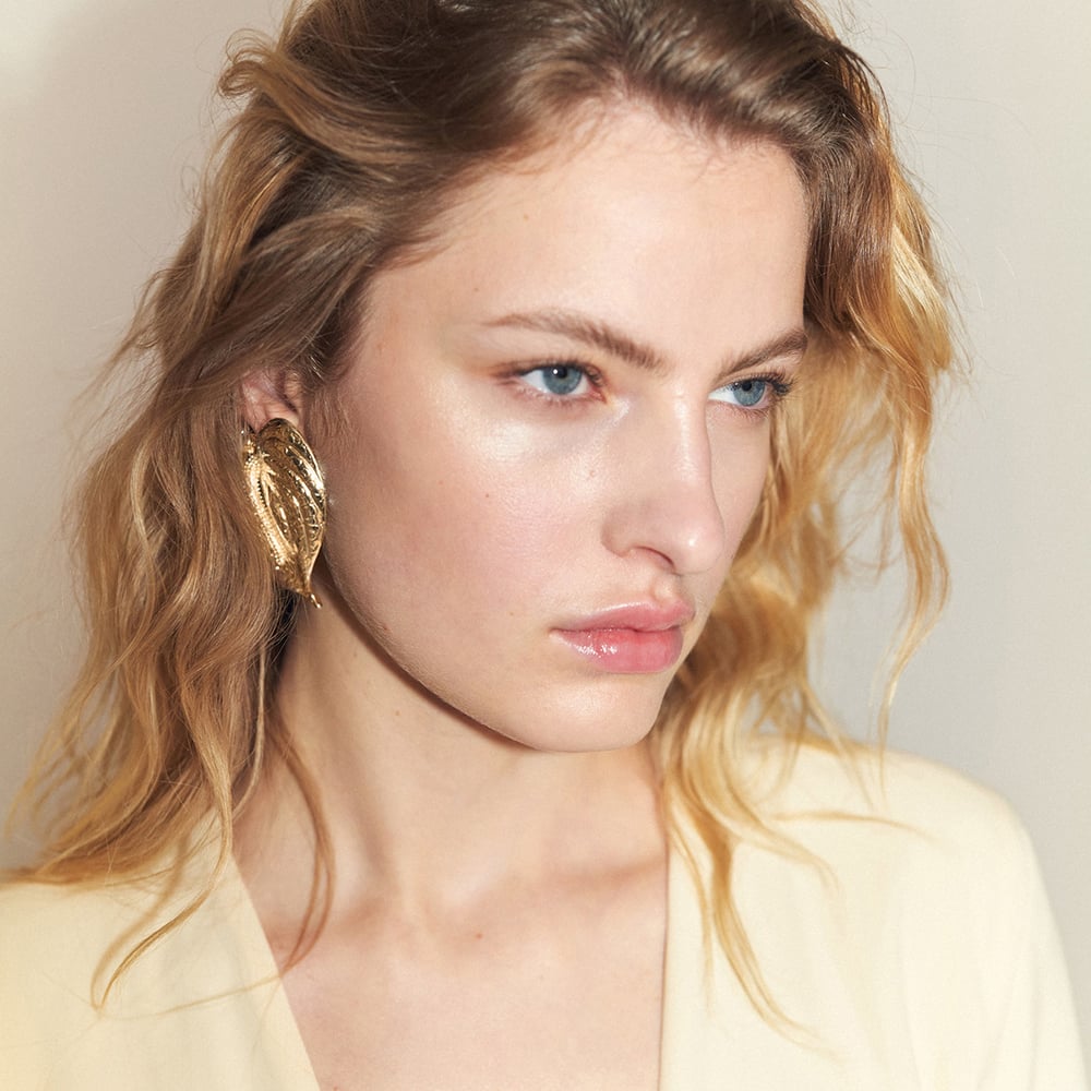 Retro Heart Stainless Steel Gold Color Stud Earrings Picture3