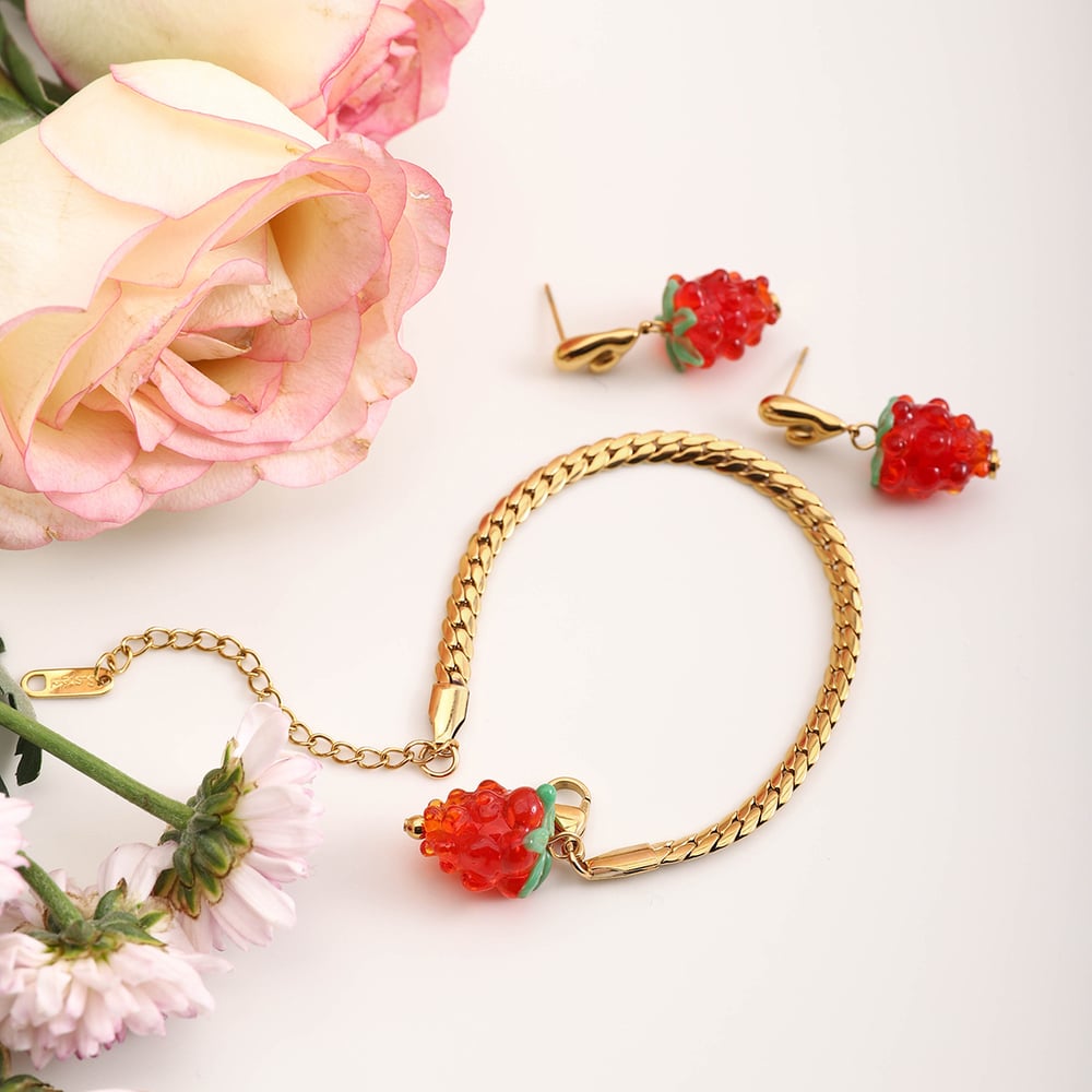 Sweet Berry Drop Earrings h5Picture3