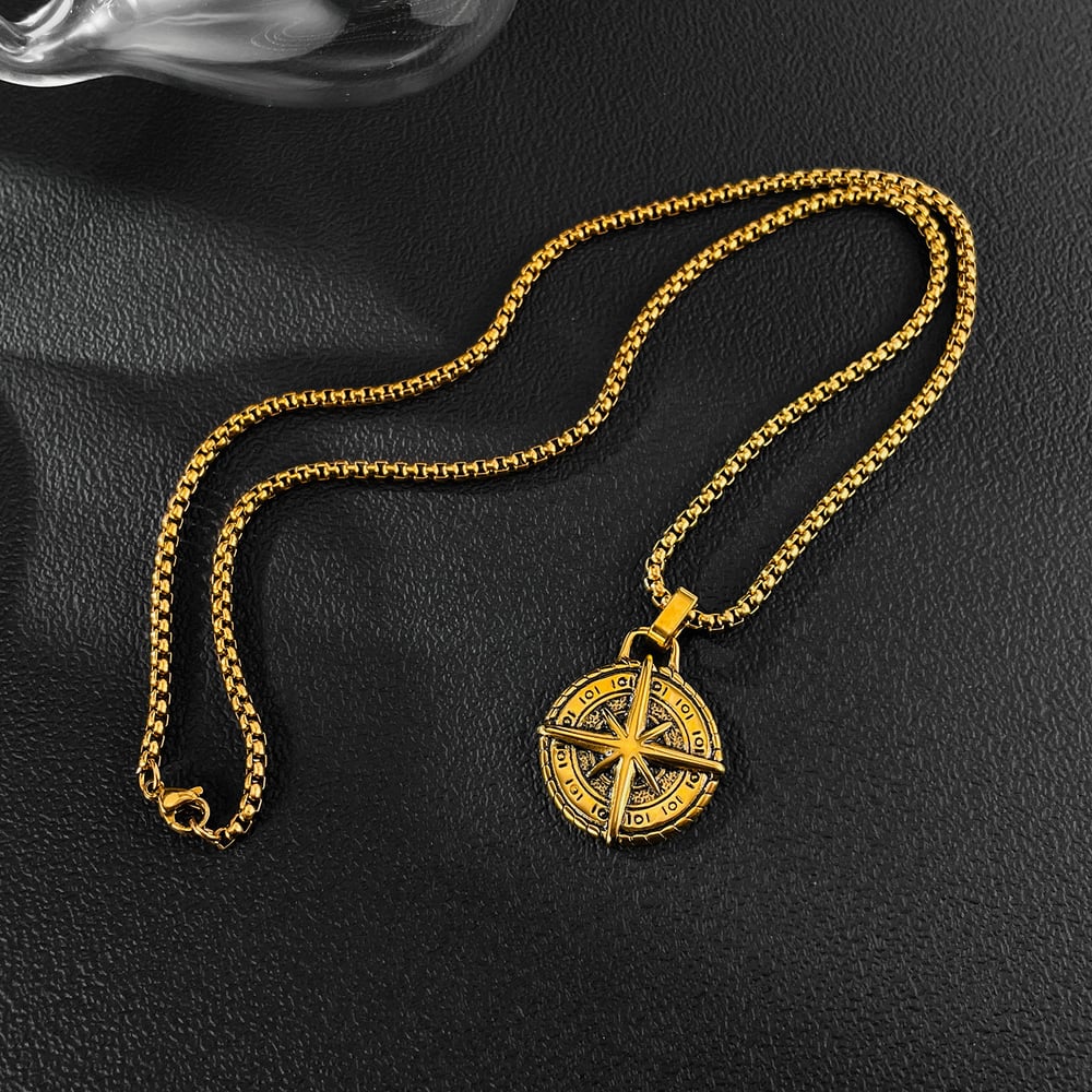 Çok Yönlü Retro Pusula Paslanmaz Çelik Altın Rengi Erkek Kolyeleri Resim3