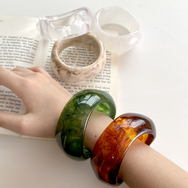 1 Piece Light Luxury Vintage Swoosh Resinous Women's Bangles h5Picture3