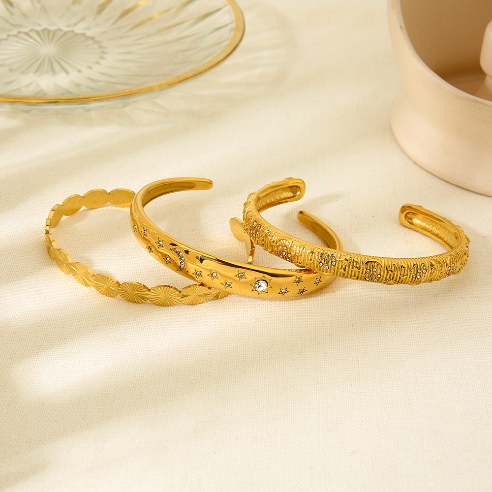 Vintage Star - shaped Gold - colored Stainless Steel Women's Rings Picture2