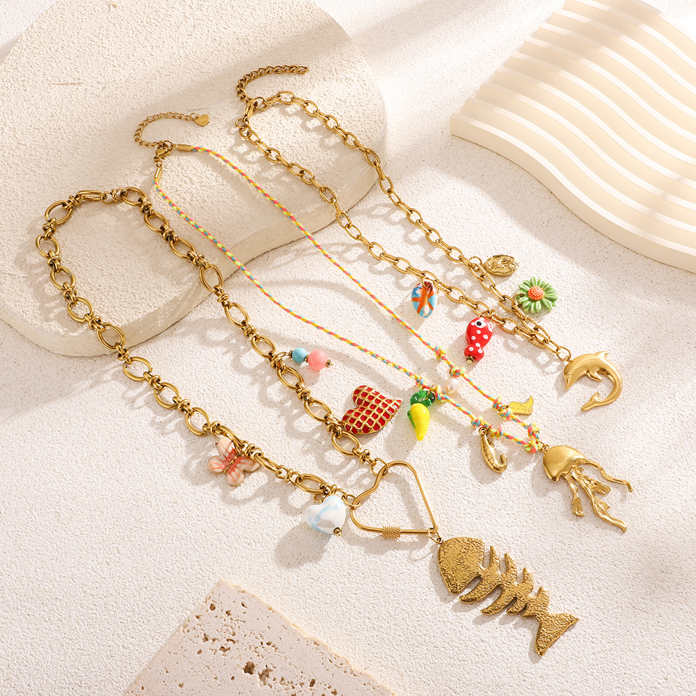 Collane con ciondolo da donna in acciaio inossidabile color oro con lisca di pesce, stile sofisticato per le vacanze h5Immagine3