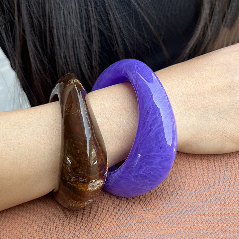 Irregularly Shaped Blurred Acrylic Women's Bangles h5Picture5