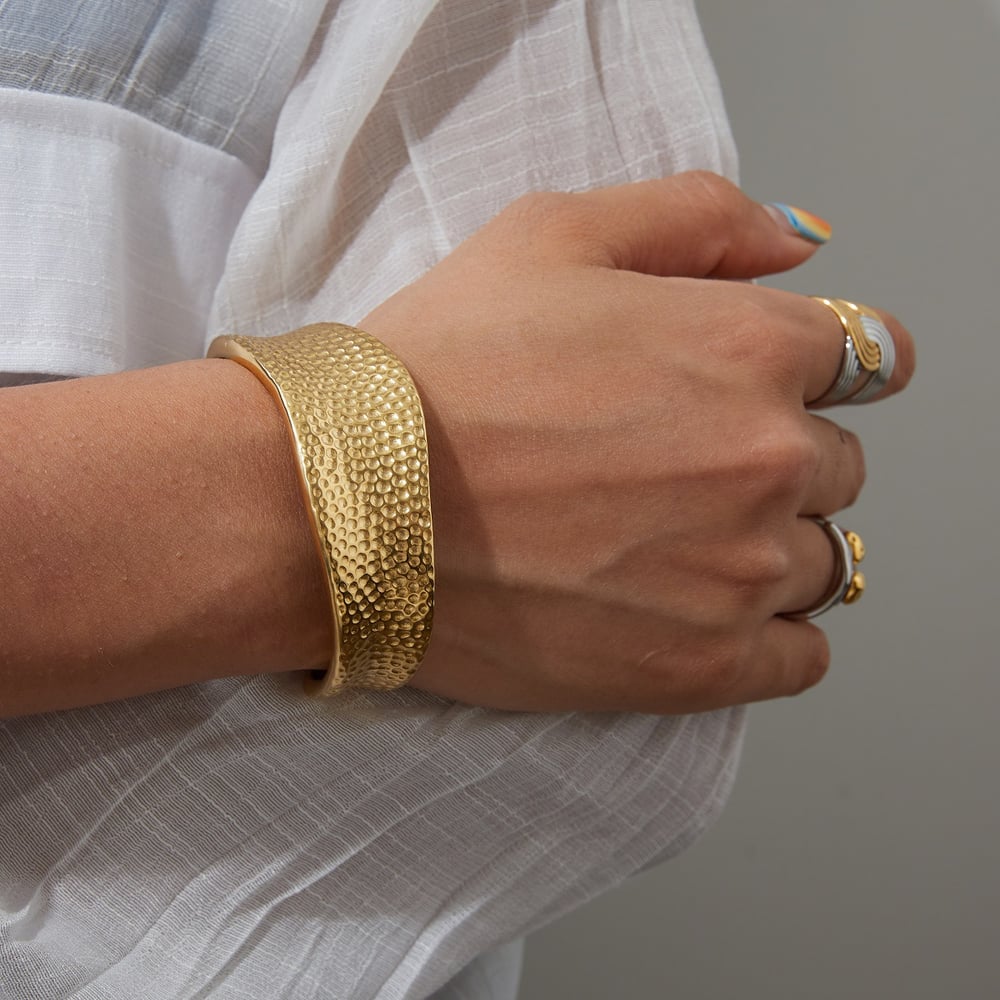 Simple Stainless Steel Gold Color Cuff Bracelets Picture3