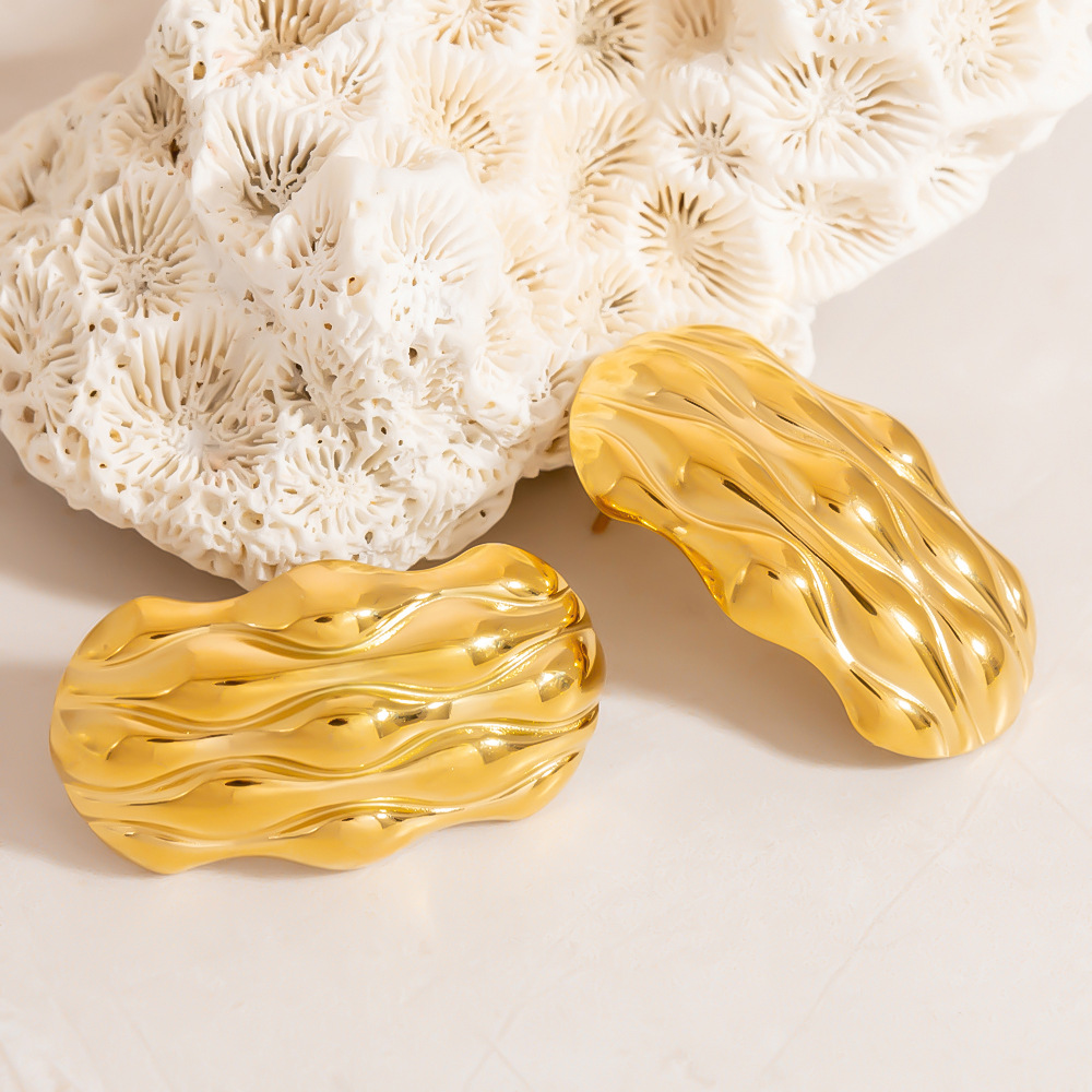 Glamorous Conch Shape Stainless Steel Gold Color Women's Stud Earrings Picture4