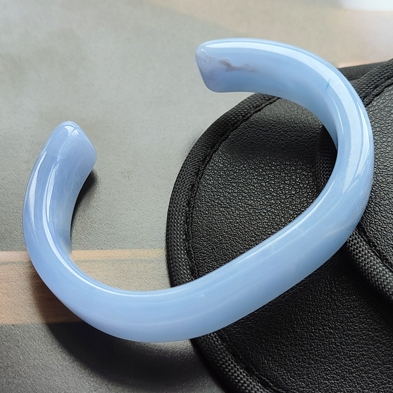 Geometric French - style Wide - version Stylish Women's Bracelets Picture3