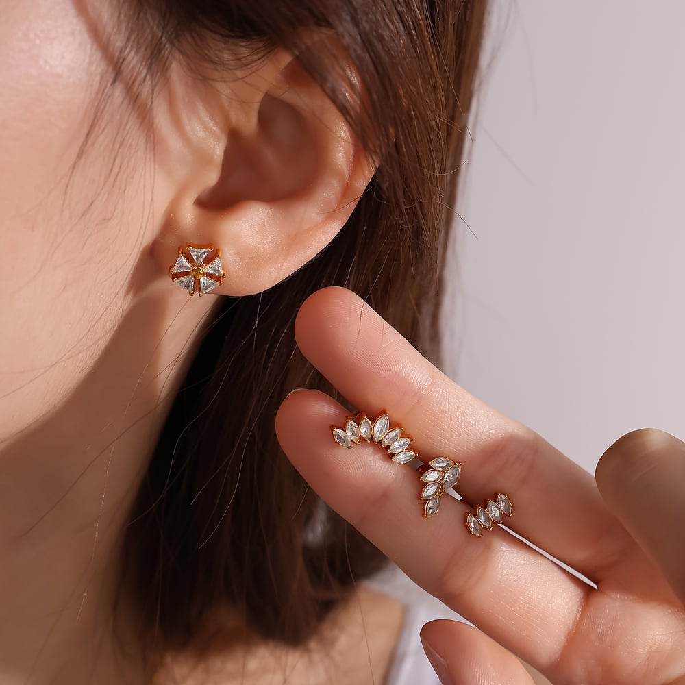 Flower Stainless Steel Gold Color Piercing Earrings h5Picture4