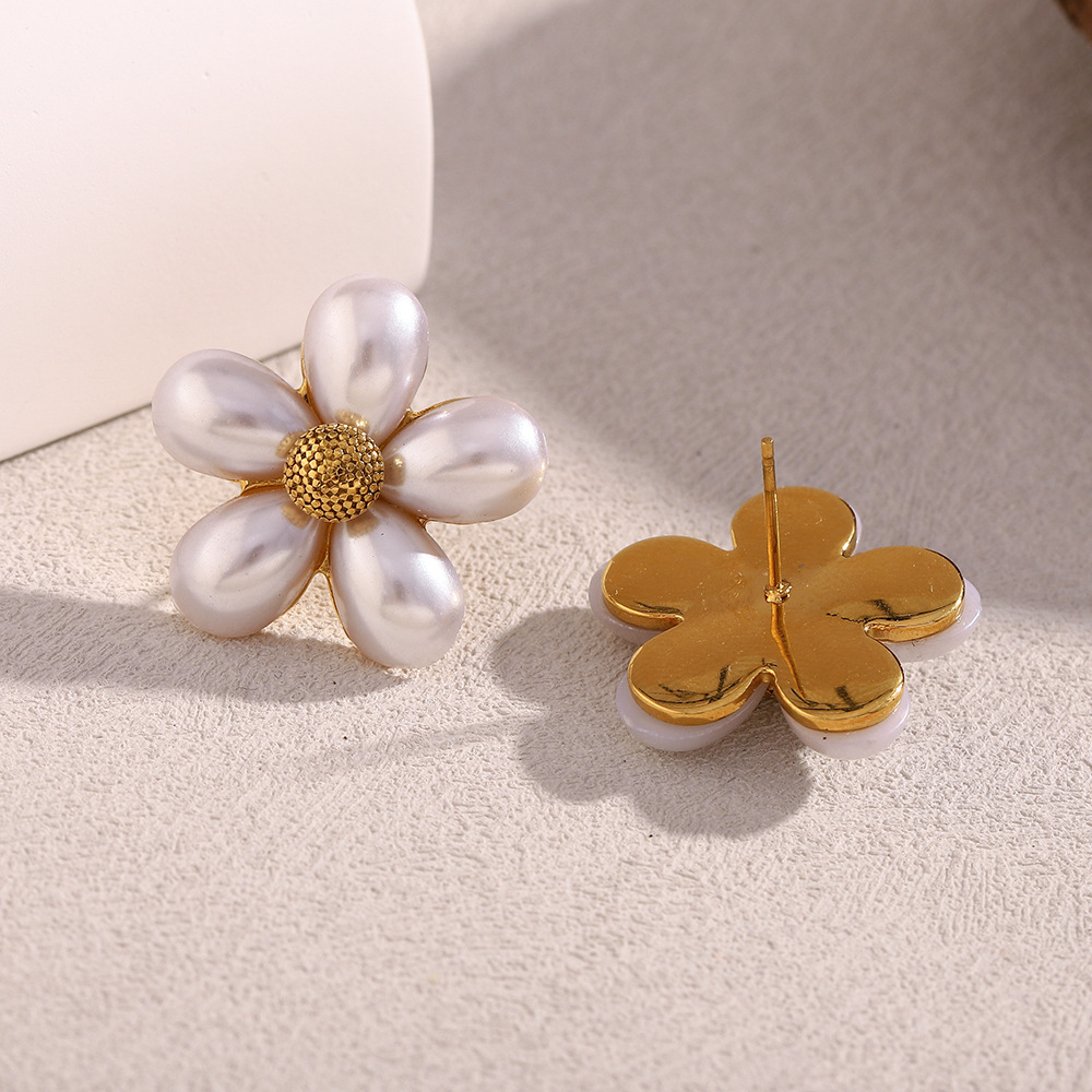 Elegant Simple Flower Shaped Stainless Steel Women's Stud Earrings Picture5
