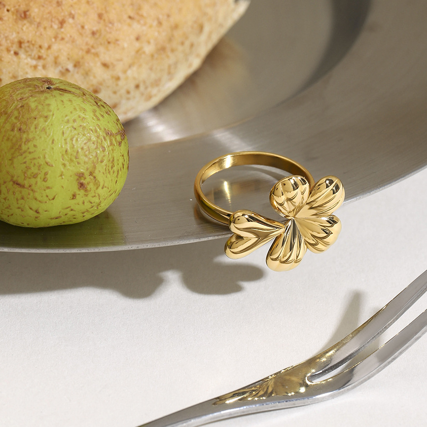 Retro Clover Stainless Steel  Gold Color Statement Ring Picture4