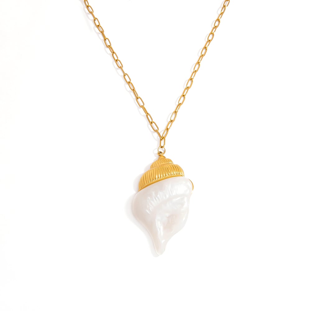 1Luxurious Conch  Stainless Steel  Gold Color  Women's Pendant Necklaces